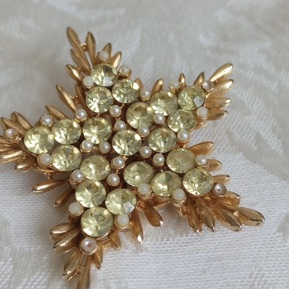 Vintage BSK Star Pearl & Yellow Rhinestone Pin Brooch READ